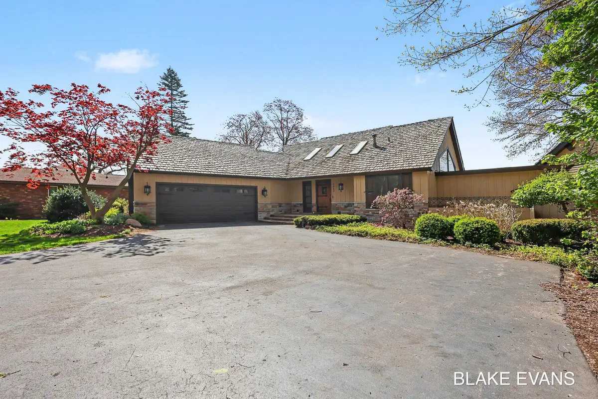 4069 Forest Point Drive, Norton Shores, MI 49441 - #1