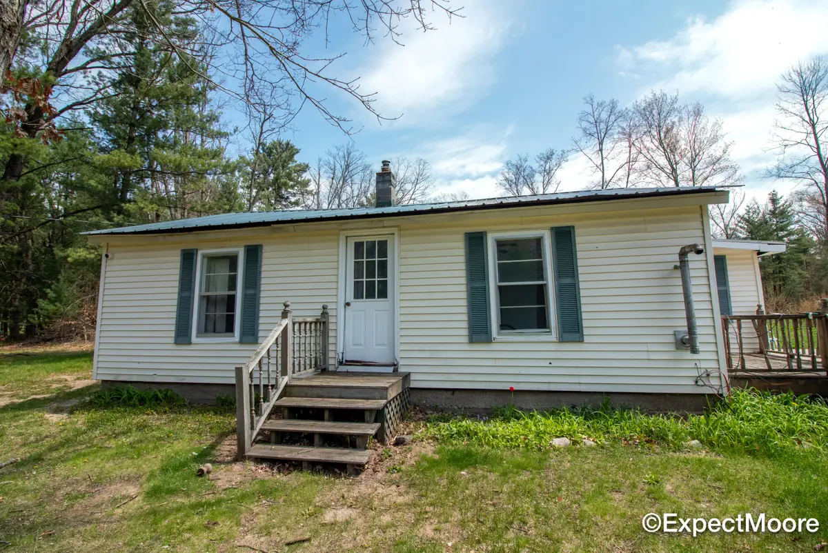 7890 N Maple Hill Road, Howard City, MI 49329 - #1