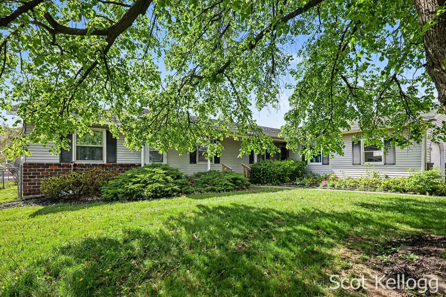 3209-3211 Coach Lane Se, Kentwood, MI 49512 - #2