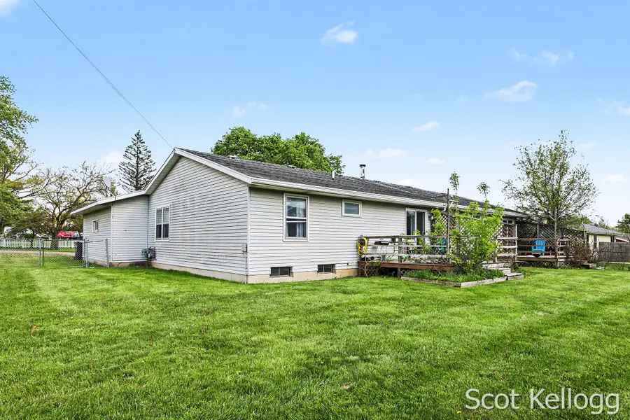 3209-3211 Coach Lane Se, Kentwood, MI 49512 - #3