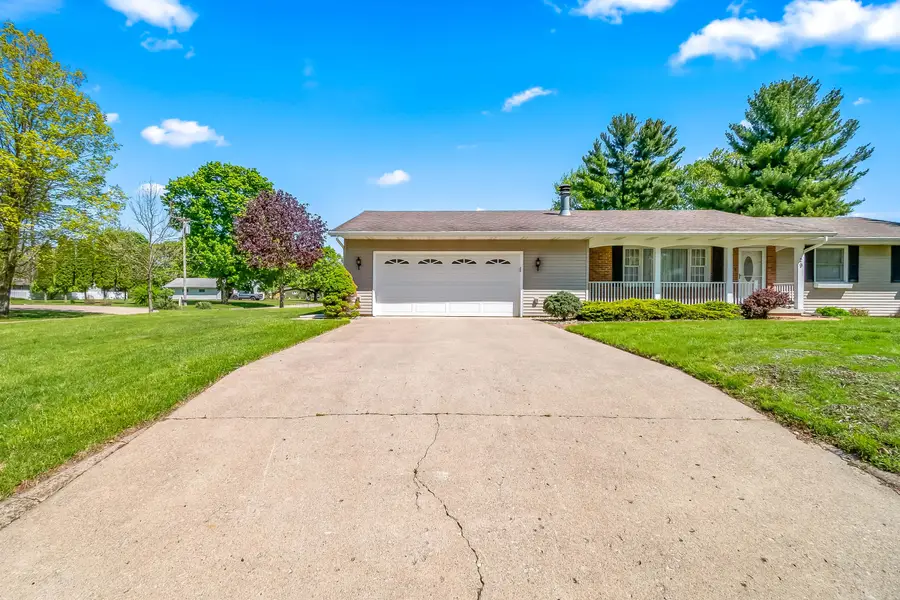 29 Warren Avenue, Hillsdale, MI 49242 - #3