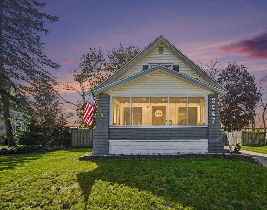 2047 Greenfield Avenue Sw, Wyoming, MI 49519 - #2