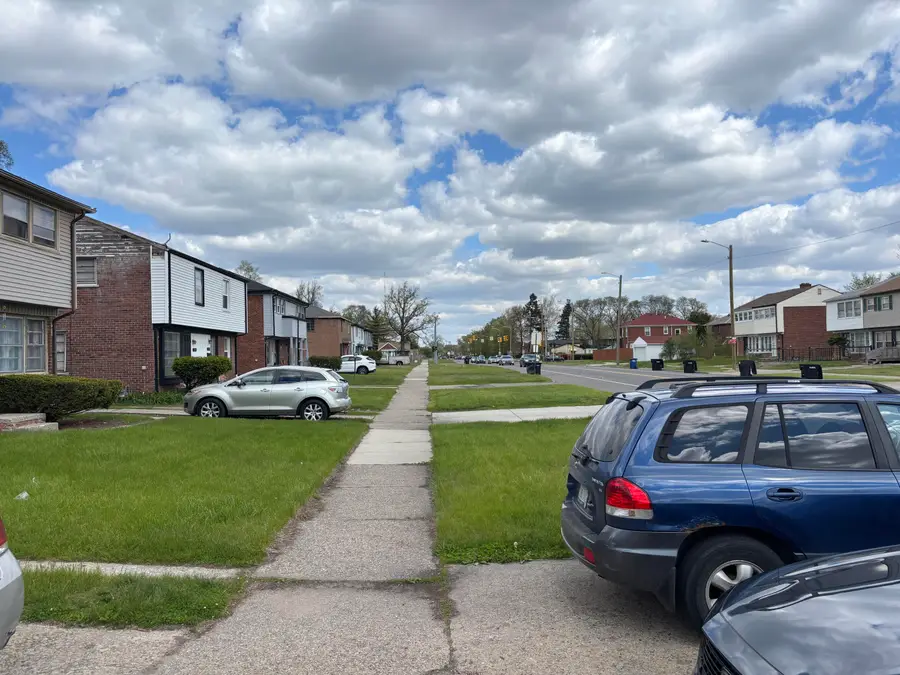 19327 Wyoming Avenue, Detroit, MI 48221 - #2