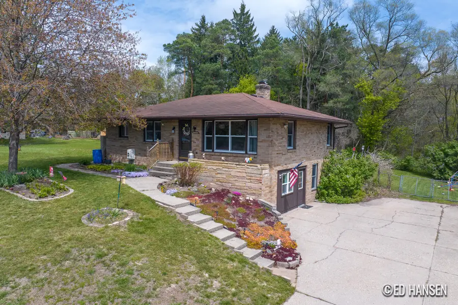 6044 Belmont Avenue Ne, Belmont, MI 49306 - #2