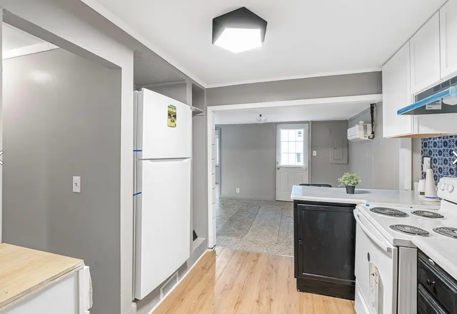 2609 Maplewood Avenue, Lansing, MI 48901 - #3