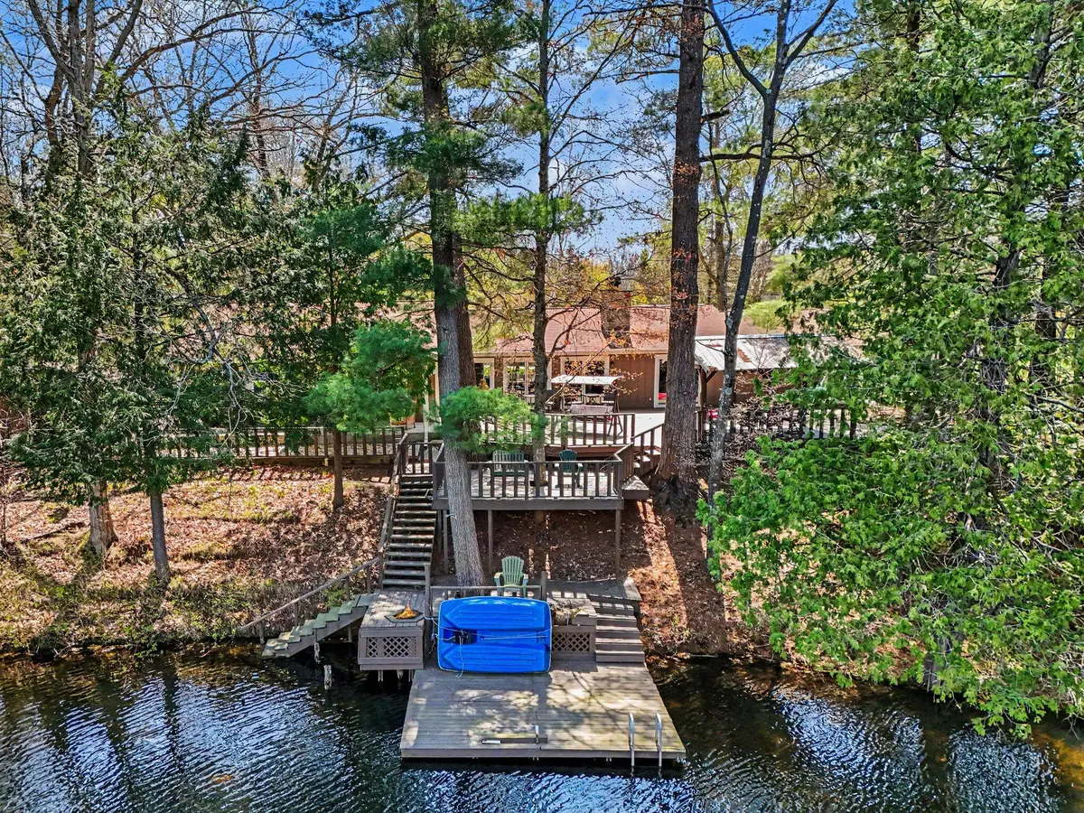 602 W Fruitvale Road, Montague, MI 49437 - #1