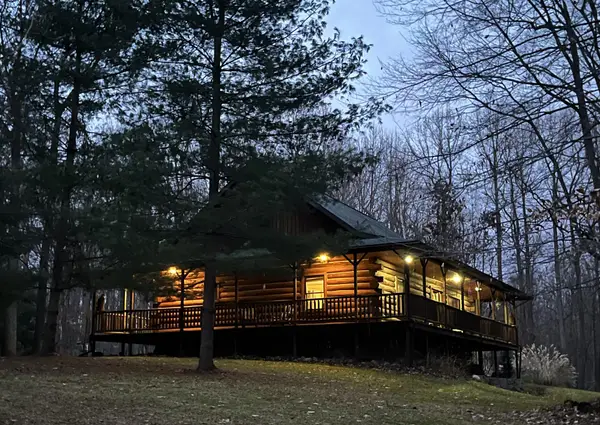 1254 Burbank Road, Quincy, MI 49082