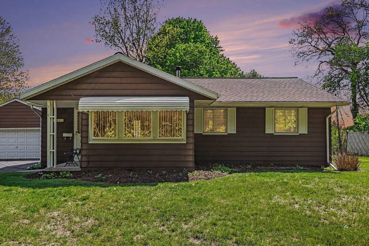 2561 Parkside Drive, Jackson, MI 49203 - #1