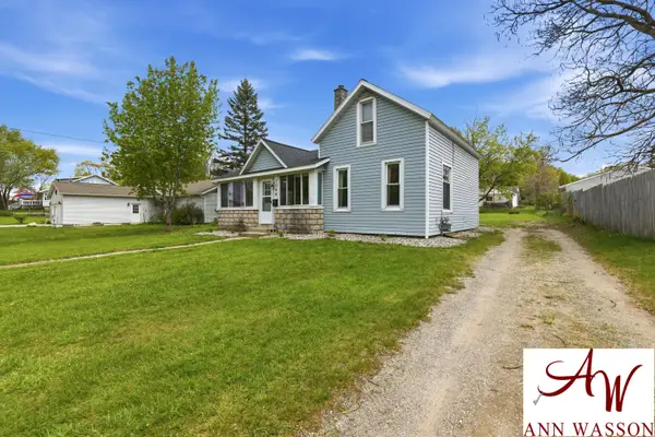 1044 S Bridge Street, Belding, MI 48809
