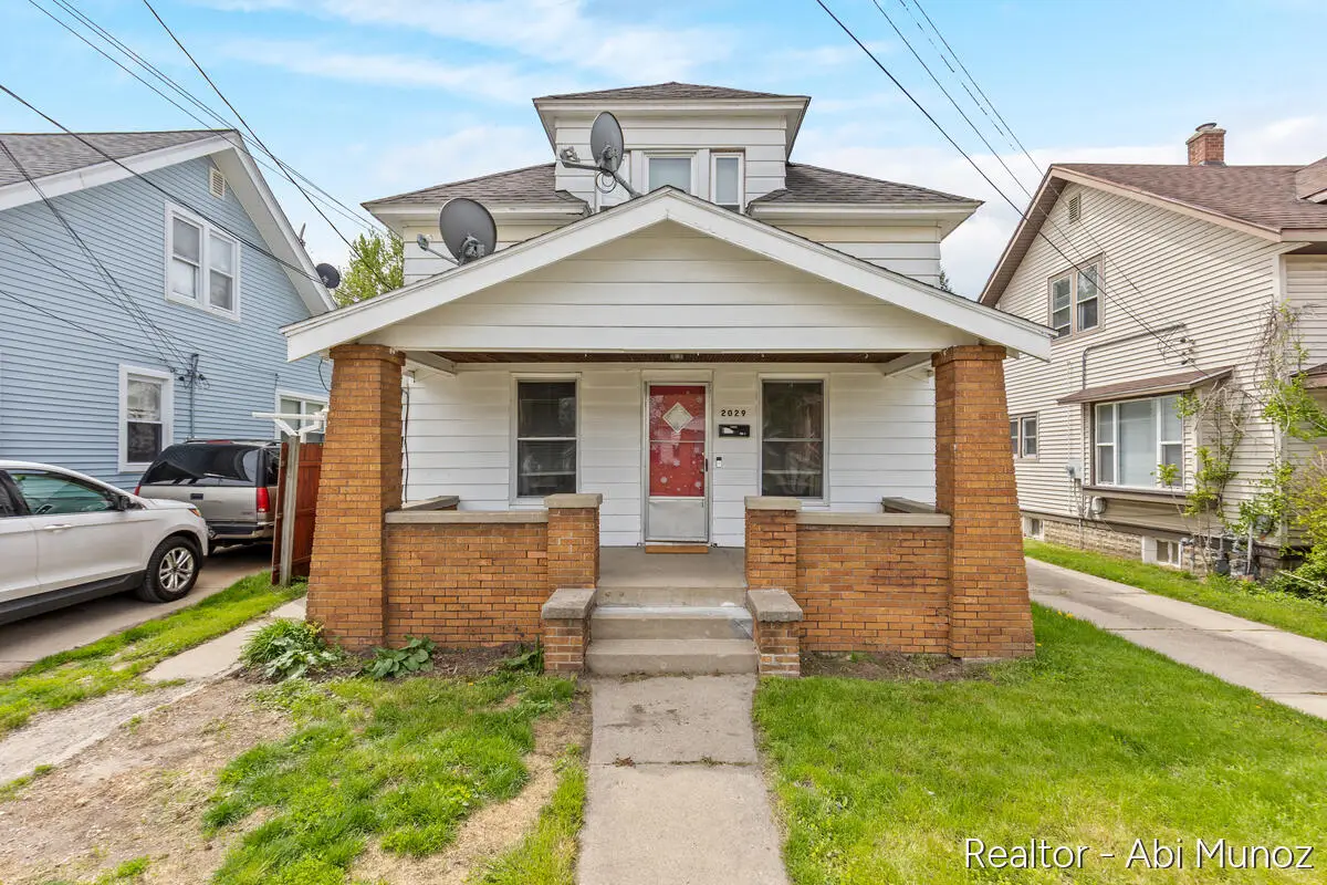 2029 Arnold Avenue Sw, Wyoming, MI 49509 - #1