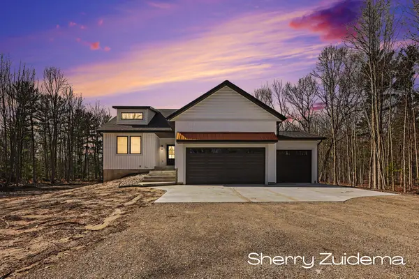 16229 148th Avenue, Spring Lake, MI 49456