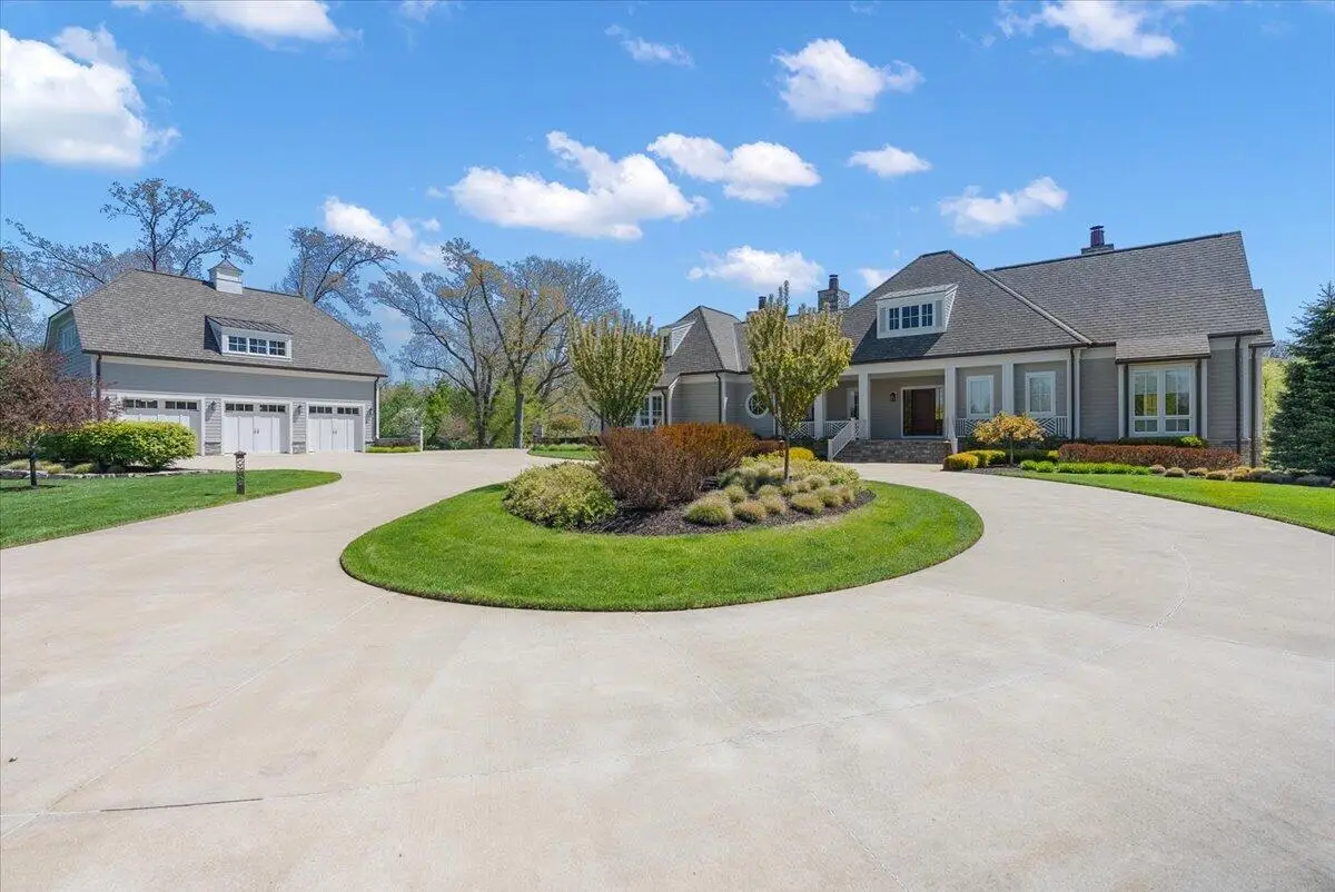 13741 S Indian Springs Road, Buchanan, MI 49107 - #1