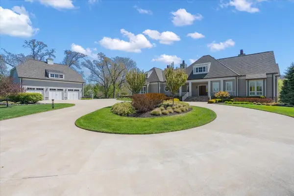 13741 S Indian Springs Road, Buchanan, MI 49107