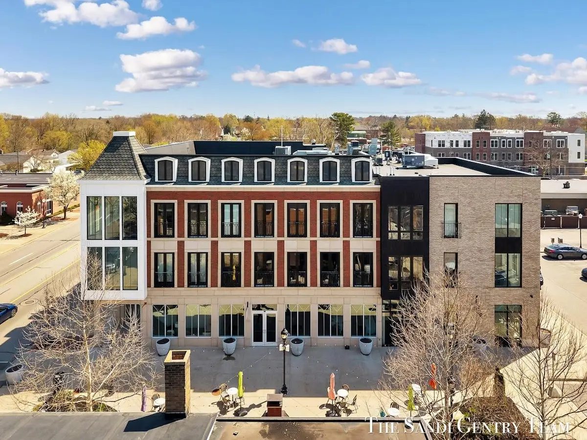 110 W Savidge Street #201, Spring Lake, MI 49456 - #1