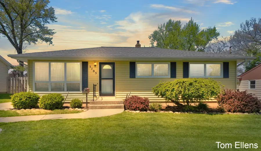3705 Hazelwood Avenue Sw, Wyoming, MI 49519 - #2