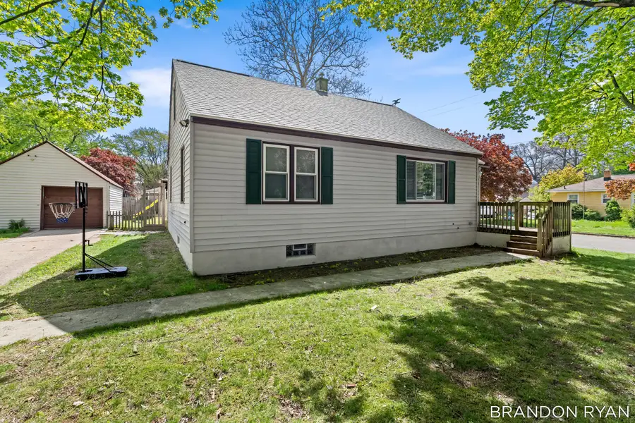 3782 Oriole Avenue Sw, Wyoming, MI 49509 - #3