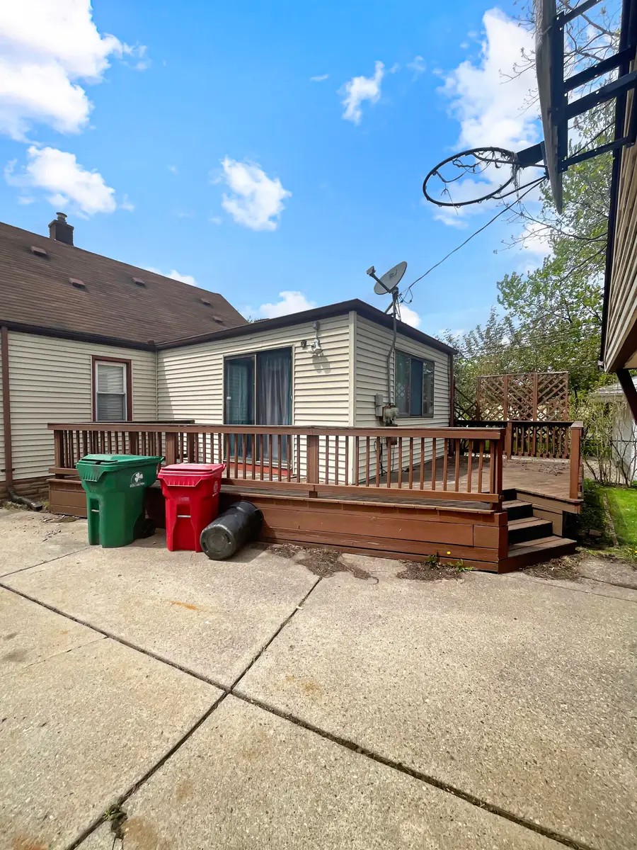 21120 Beechwood Avenue, Eastpointe, MI 48021 - #3