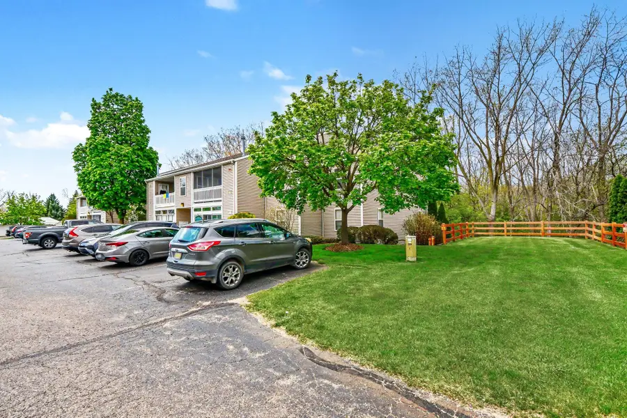 3101 Poplar Creek Drive Se #302, Grand Rapids, MI 49512 - #2