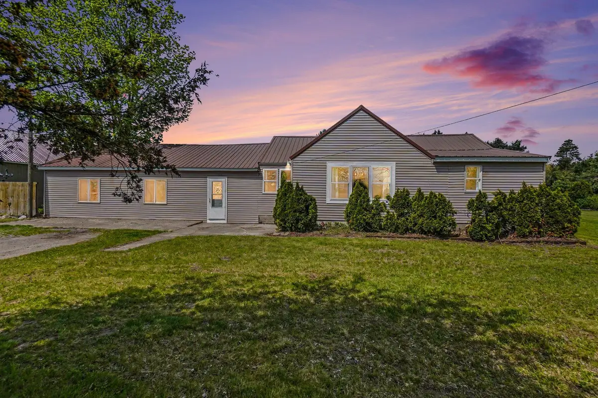 8025 S Warner Avenue, Fremont, MI 49412 - #1