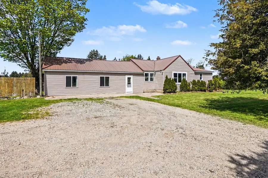 8025 S Warner Avenue, Fremont, MI 49412 - #2