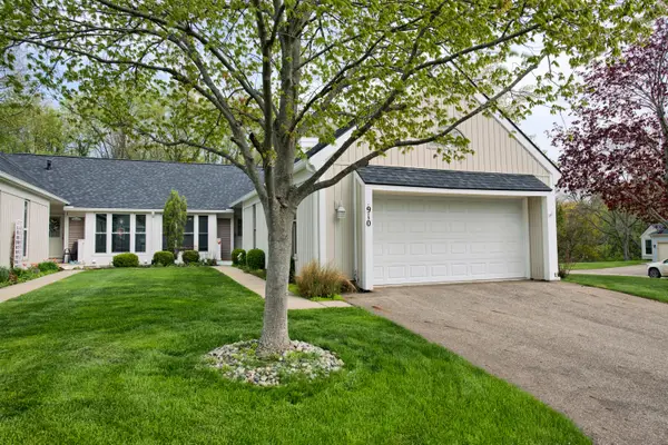 910 Cherrywood Circle, Portland, MI 48875