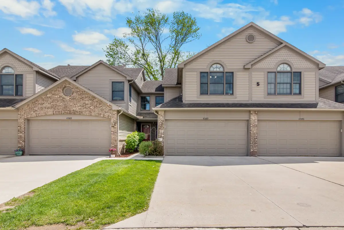 45189 Horseshoe Circle, Canton, MI 48187 - #1