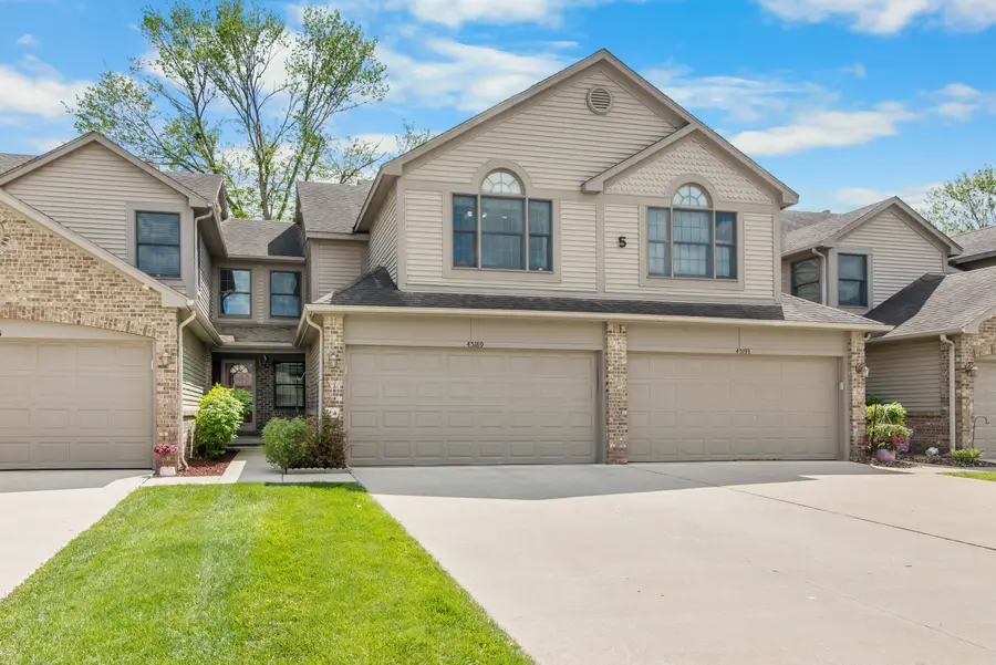 45189 Horseshoe Circle, Canton, MI 48187 - #2