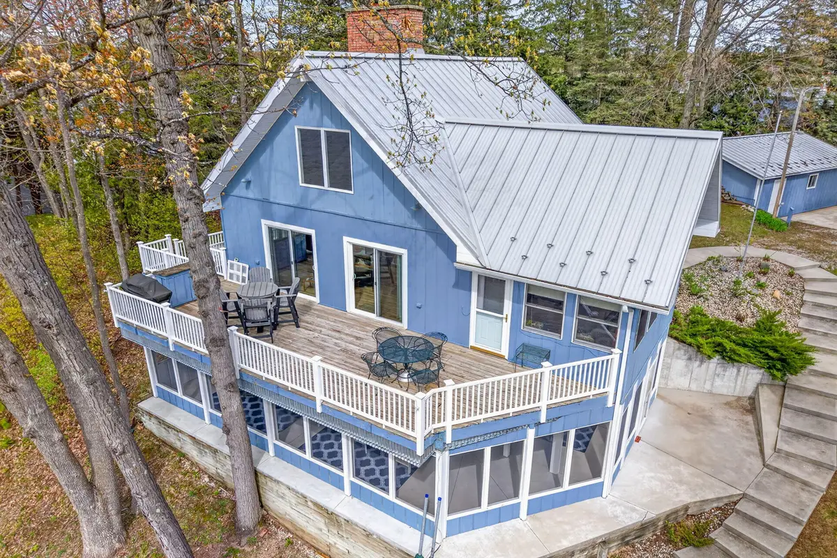 8659 Lynwood Lane, Mecosta, MI 49332 - #1