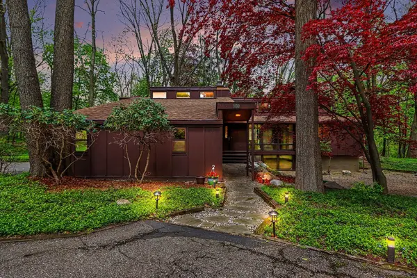 1000 Carolee Lane, Kalamazoo, MI 49008