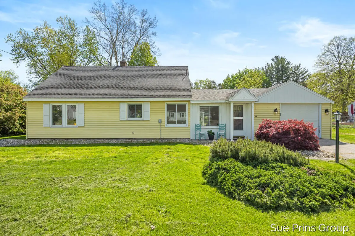 6518 8th Avenue Sw, Grandville, MI 49418 - #1