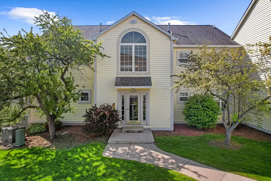 2201 S Huron Parkway #4, Ann Arbor, MI 48104 - #2
