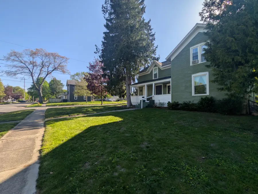 301 N Smith Street, Greenville, MI 48838 - #3