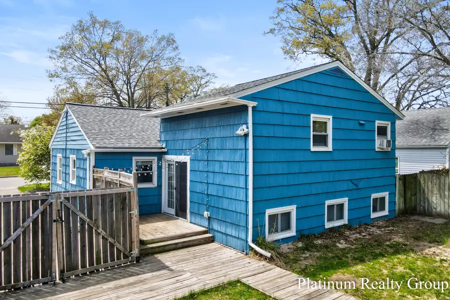 2390 Greenwood Street, Muskegon, MI 49441 - #3