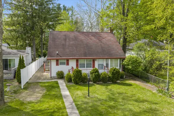 65351 E Peninsula Drive, Cassopolis, MI 49031