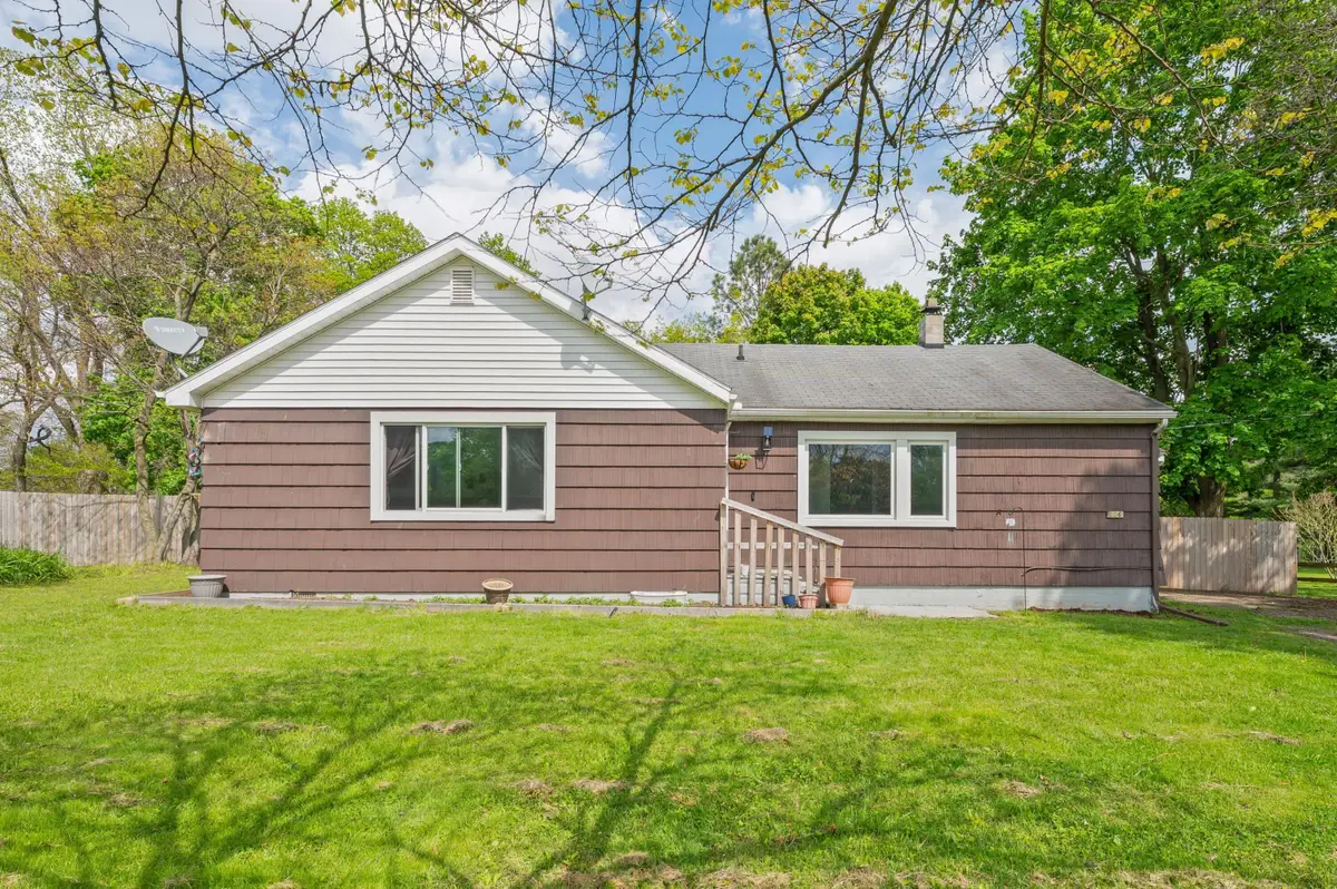 806 Enterprise Street, Buchanan, MI 49107 - #1