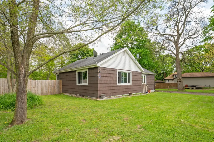806 Enterprise Street, Buchanan, MI 49107 - #3