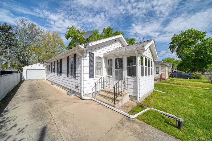 800 Fairyland Avenue, Jackson, MI 49202 - #3