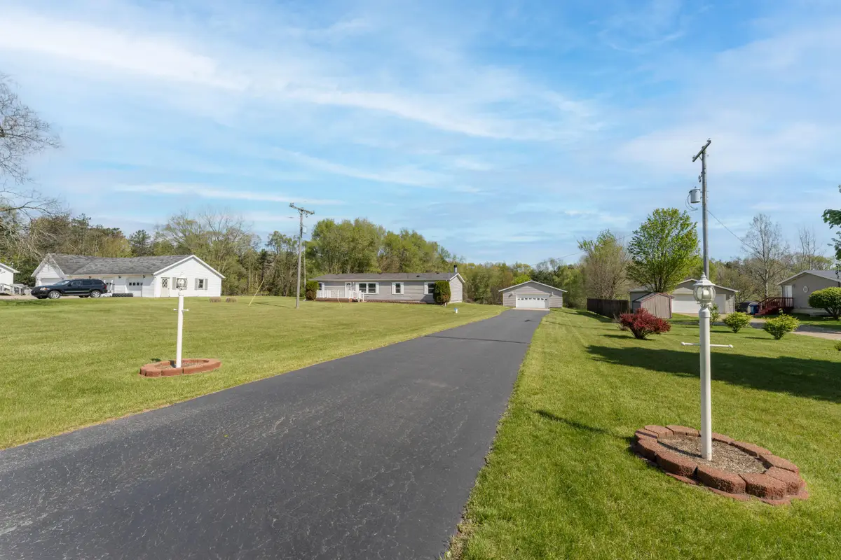10175 E R Avenue E, Scotts, MI 49088 - #1