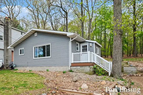16950 Shawano Drive Ne, Sand Lake, MI 49343