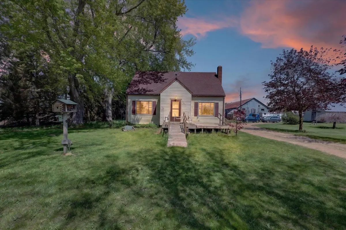 261 19 Mile Road Ne, Cedar Springs, MI 49319 - #1