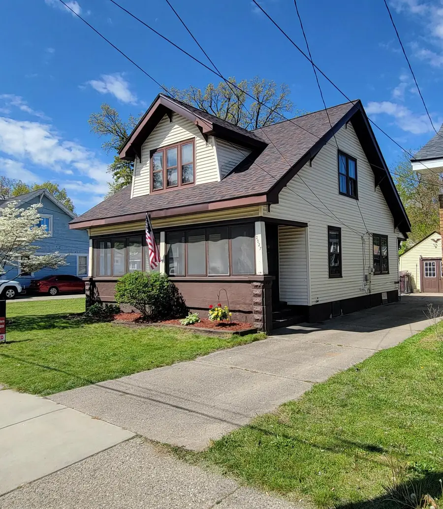 2027 Denwood Avenue Sw, Wyoming, MI 49509 - #2
