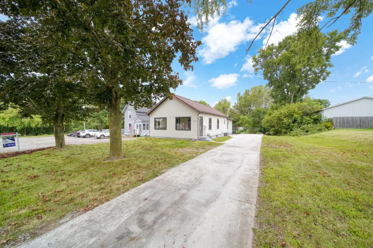 2718 Page Avenue, Jackson, MI 49203 - #1