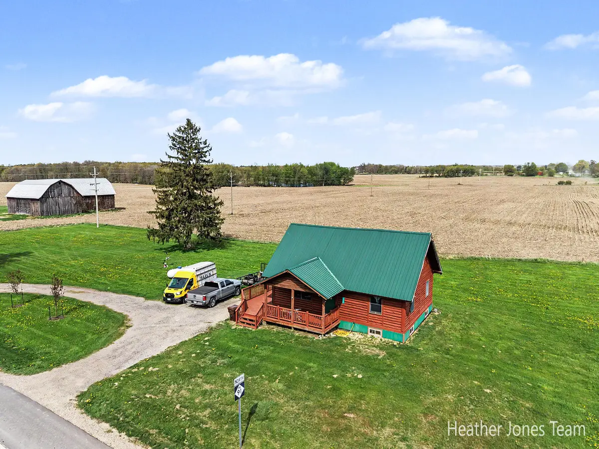 8038 N Greenville Road, Lakeview, MI 48850 - #1