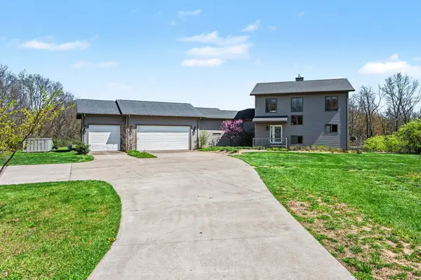 26401 27 1/2 Street, Gobles, MI 49055