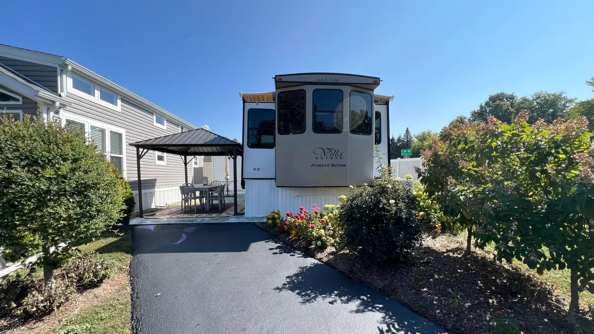 875 E Wells Street #20, South Haven, MI 49090 - #1