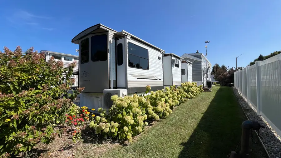 875 E Wells Street #20, South Haven, MI 49090 - #2