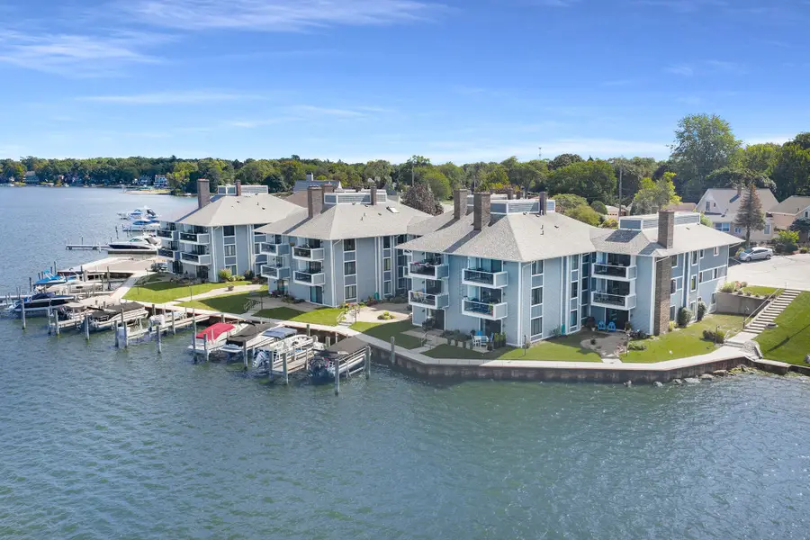 400 Lakeview Court #28-E, Spring Lake, MI 49456 - #2