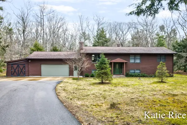 938 N Scenic Drive, Muskegon, MI 49445