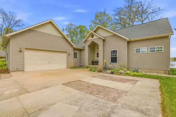 5550 Cozy Point Drive, Newaygo, MI 49337