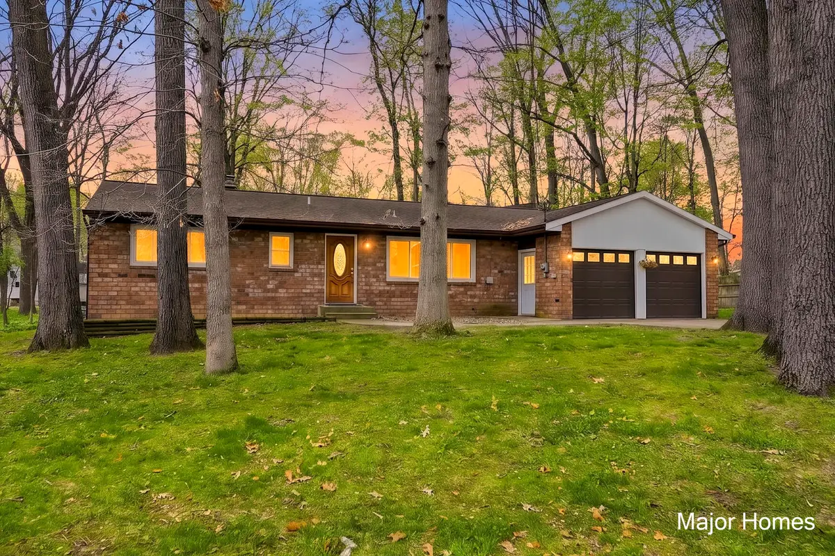 3907 Tioga Drive Sw, Wyoming, MI 49519 - #1